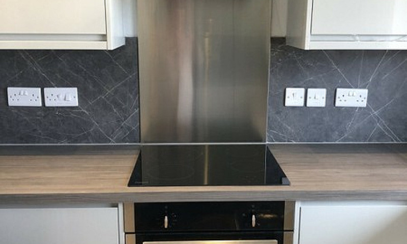 3 Bedroom Flat In Ra...