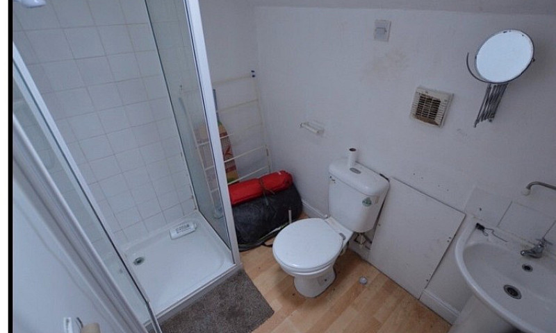 *Studio Flat To Rent...