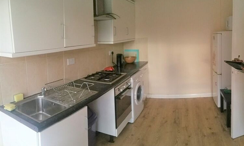 Mile End, E3, Excell...