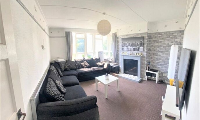 Large 1 Bed Flat In ...