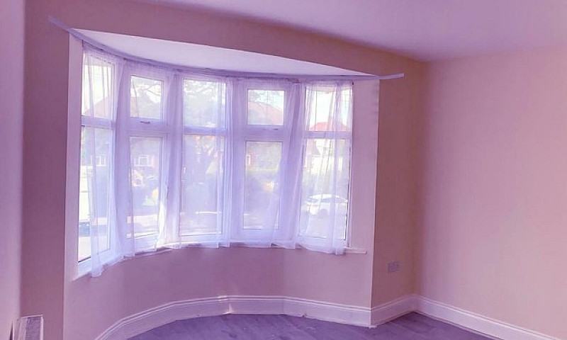 4 Bedroom Flat In Ha...