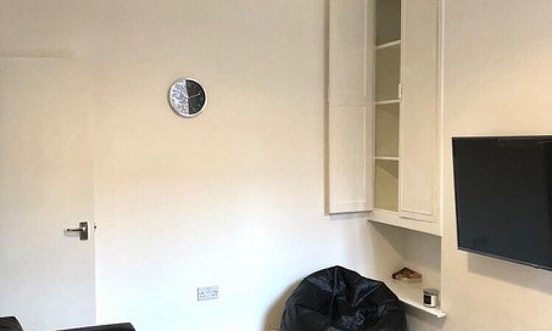 Southdale Road L15 -...