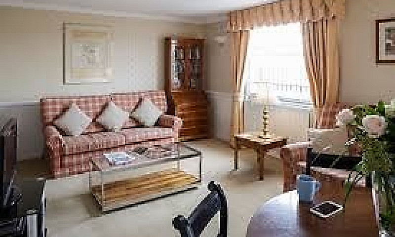 One Bedroom Earls Co...