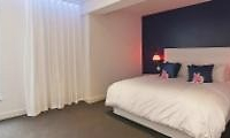 One Bedroom Hyde Par...