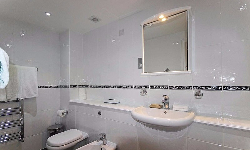 One Bedroom Mayfair ...