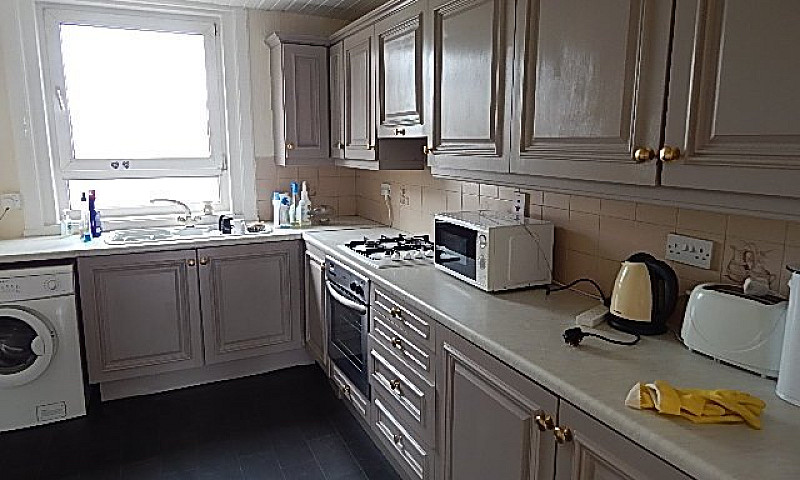 A Spacious Top Floor...