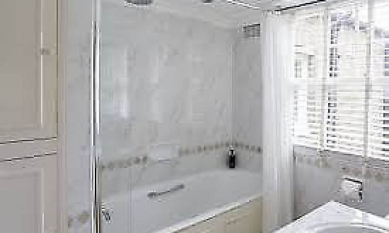 One Bedroom Earls Co...