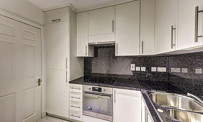 Lovely Spacious Furn...