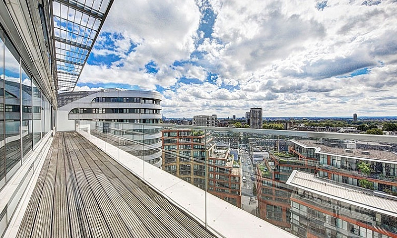 One Bedroom Flat In ...