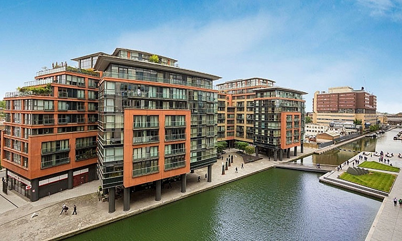 One Bedroom Flat In ...