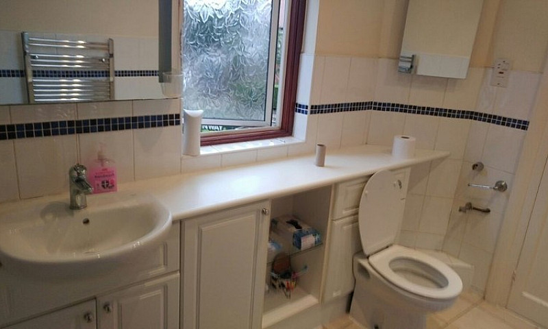 Large Double Room In...
