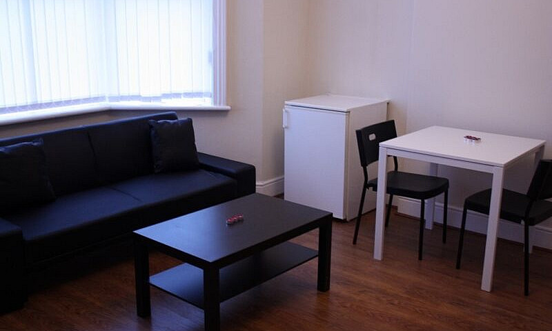 One Bedroom Flat  Av...