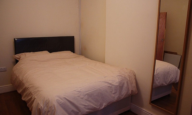 One Bedroom Flat  Av...