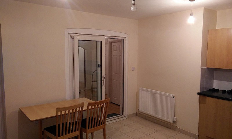 Large Double Room In...