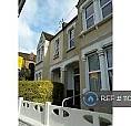 3 Bedroom Flat In Maybury Street, London, Sw17 (3 Bed) (#1108198)
