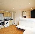 Studio/Spacious/Wood Floors/Bright & Airy/Minutes From New Cross Station