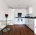 1 Bedroom Flat In Whitestone Way, Croydon, Cr0 (1 Bed) (#1149138)