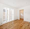 3 Bedroom Flat In Canal Walk, London, Se3 (3 Bed) (#1106127)