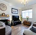 2 Bedroom Flat In Errol Gardens, Motspur Park, Kt3