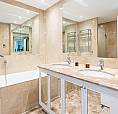 2 Bedroom Flat In Westferry Circus, London E14
