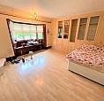 Excellent 2 Double Bedrooms Flat With Huge Communal Garden And Driveway In Hillington