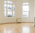 Spacious One Double Bedroom Apartment - St. John`s Hill, Clapham, London, Sw11