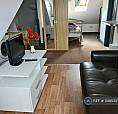 2 Bedroom Flat In Nimrod Close, Northolt, Ub5 (2 Bed) (#1148535)