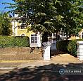 1 Bedroom Flat In Castelnau, London, Sw13 (1 Bed) (#816164)