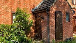 5 Bedroom House In Wheatley Close, Hendon, Nw4 4Lg