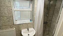 Spacious One Bed Flat In Upton Park Part Dss Welcome 