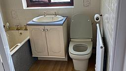 3Bedrooms House To Let In Dagenham