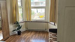 Spacious Studio Flat In Ilford 