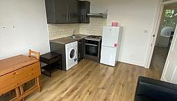2 Bedroom Flat All Bills Included To Rent In Chingford E4