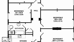  A Hugh Four/ Five Double Bedroom Property, Separate Kitchen, Bathroom And  Toilet