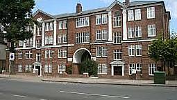 4 Bedroom Flat In Golders Green Road, London, Nw11
