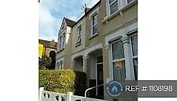 3 Bedroom Flat In Maybury Street, London, Sw17 (3 Bed) (#1108198)