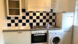 Spacious One Bed House Part Dss Welcome 