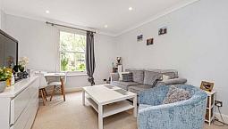 A Well Presented Split Level Flat Located On The First Floor Streatham Hill Station And Brixton.