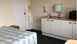 'Double Studio At Chiswick, Near Gunnersbury Tube Or Kew Bridge Station. Kew Gardens And Park Nearby