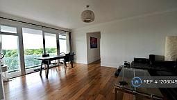 3 Bedroom Flat In Roehampton Court, London, Sw13 (3 Bed) (#1208049)
