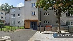 3 Bedroom Flat In Libra Road, London, E13 (3 Bed) (#1201090)