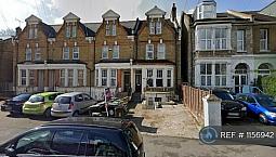3 Bedroom Flat In Fairlop Road, London, E11 (3 Bed) (#1156942)