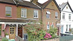 A Very Nice Studio Flat In Wood Green, N22 - All Bills Included