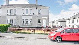 *** Stunning 2 Bed Upper Cottage Flat. Recently Refurbished. £650 Pcm. Near Train/Bus Station ***