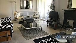 2 Bedroom Flat In Valiant House, London, Sw11 (2 Bed) (#392786)