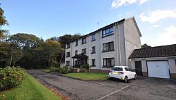 Large 2 Bedroom Flat - Newton Mearns
