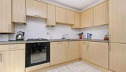 3-Bedroom 2 Bathroom Townhouse Secure Gated Parking