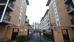 *Spacious Three Bedroom Mid Terrace Ground Floor With Secure Parking*. Newport Avenue, East India