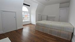 3 Bedroom Flat In Topsfield Parade, London, N8(Ref: 5786)