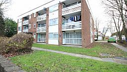 2 Bedroom Flat In The Gables Flat 11, The Gables, Heston Road, Hounslow, Tw5(Ref: 182)